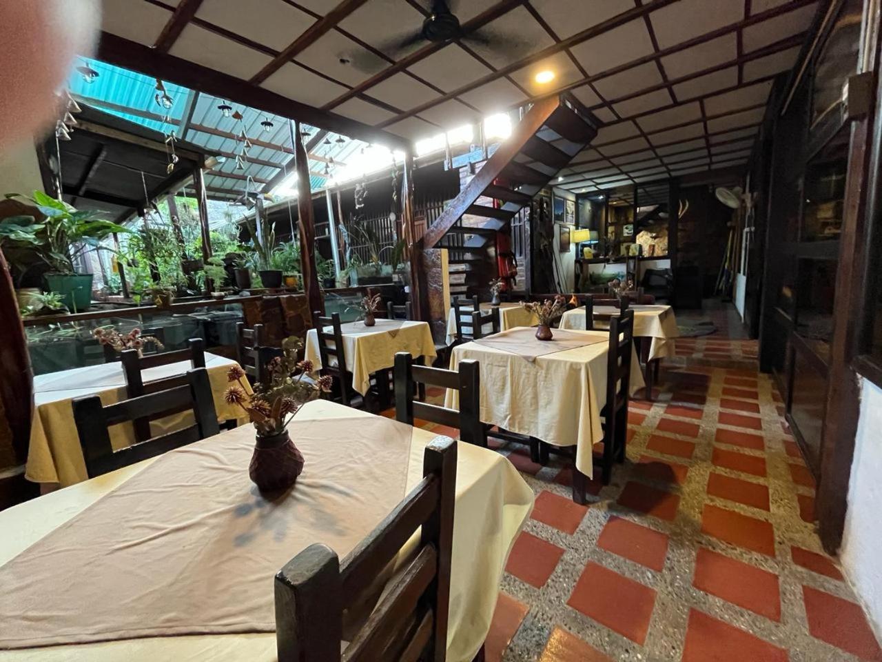 Toninas Hotel Inirida Exterior photo