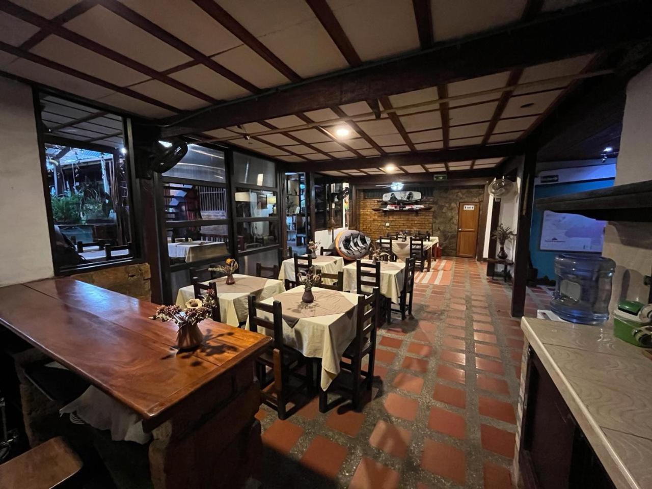 Toninas Hotel Inirida Exterior photo
